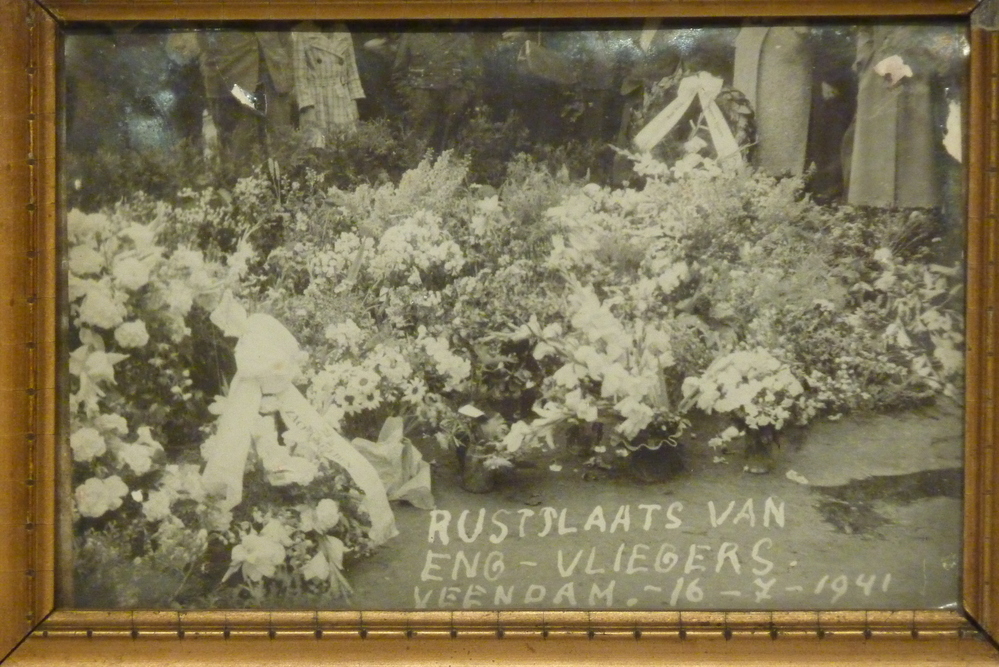 Rustplaats Engelse vliegers Veendam 16-07-1941