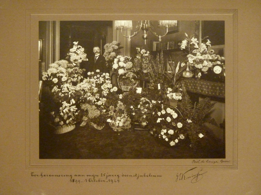 ter herinnering aan mijn 25 jarig dienst jubileum 1899 - 1 okt 1924 Scholten Sappemeer