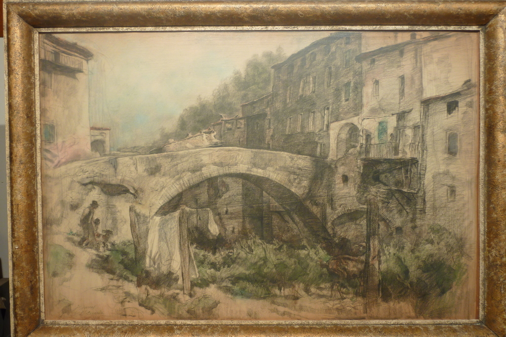 brug tussen twee gebouwen en mensen, man met kind en geit, brug met waslijn en een geit eronder, Pont Vieux te L'Escarène in Frankrijk.