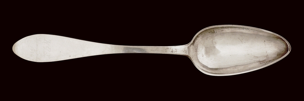 zilveren oostzeelepel met spits toelopende steel, op einde gegraveerd WGS Danzig 1826, op achterkant meesterteken ANL en letter S , gegraveerd Kitskatz W.L.