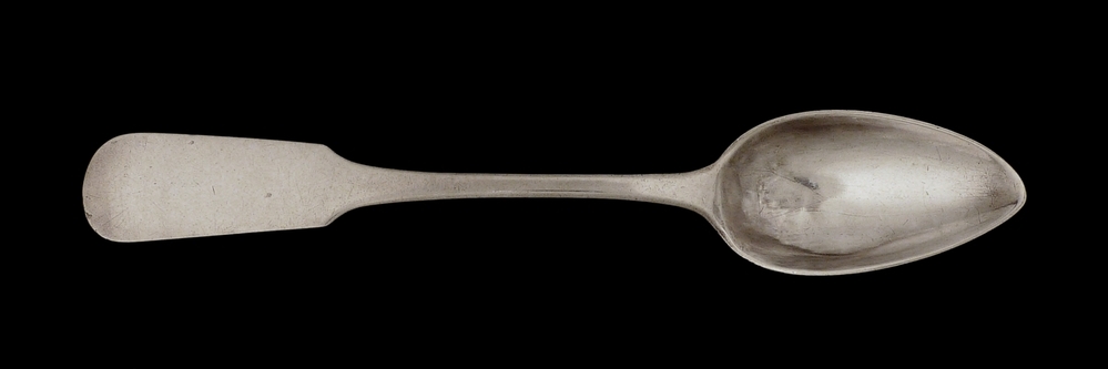 zilveren oostzeelepel / theelepel met spatelvormige steel onder de steel gegraveerd T. Pape meesterteken MSTUMPF ( = Moritz Stumpf ) zilversmid te Danzig 1832 - 1894