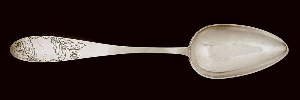 zilveren oostzeelepel door Johan Jacob Schmidt en gegraveerde inscriptie H.F.E. Neuschen Riga 1845