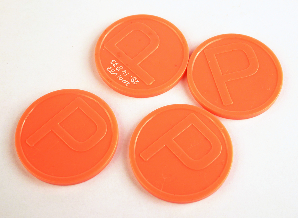 ronde plastic consumptiemunt lijst P, 4 roze en 2 blauwe