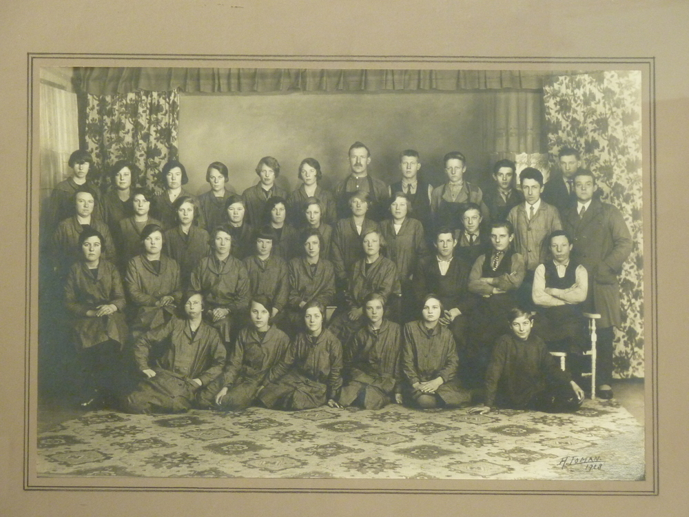 personeel kartonnage fabriek Hollandia , Molenstreek bij Jonker .