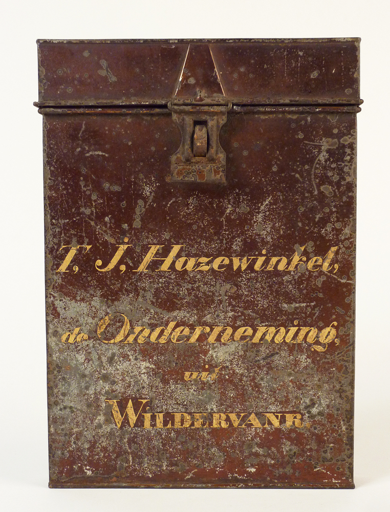 rechthoekige blikken scheepspapierentrommel van T.J.Hazewinkel de Onderneming uit Wildervank