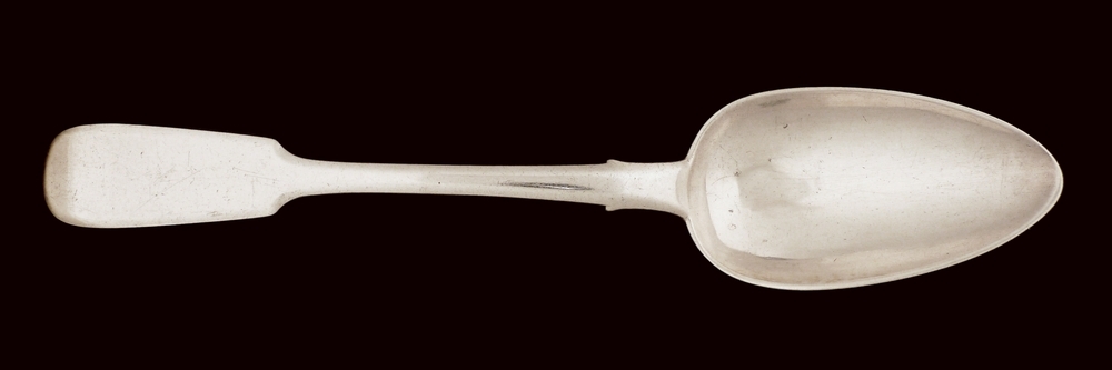 zilveren oostzeelepel met spatelvormige steel, aan achterkant inscriptie G.E.Gendt & Co Narva aan onderkant zilvermerk AB 3.5 1863 84