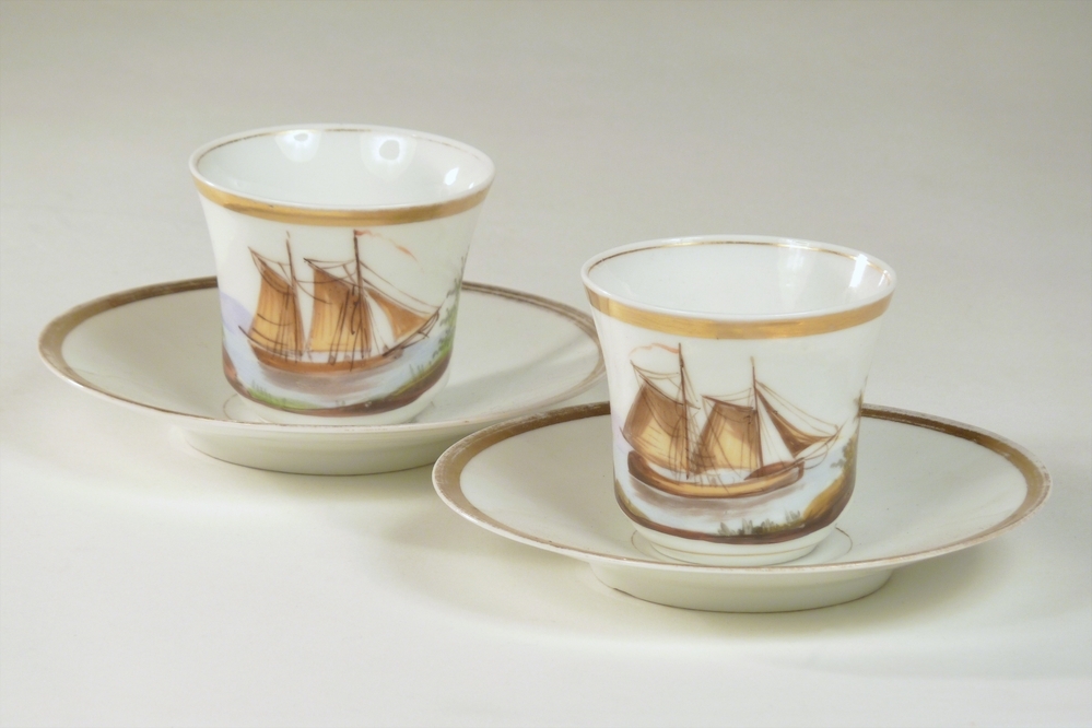 porseleinen kop met afbeelding schip