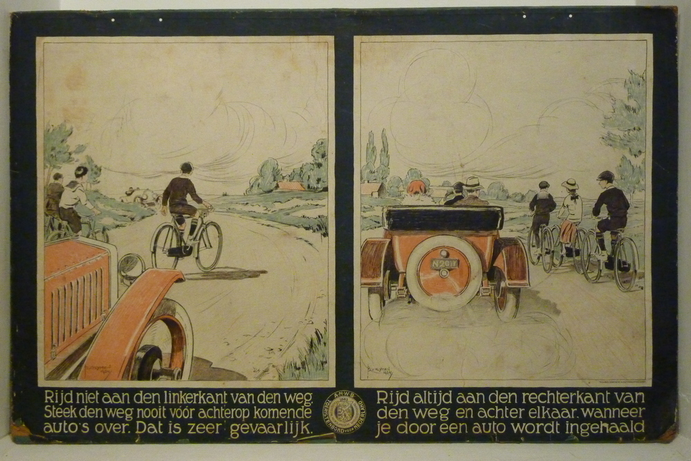 Affiche van de A.N.W.B met twee afbeeldingen, Amsterdam, 1924. Affiche met twee afbeeldingen en waarschuwingen: rijdt niet aan den linkerkant van den weg steek den weg nooit voor achterop komende auto's over. Dat is zeer gevaarlijk. en rijd altijd aan den rechterkant van den weg en achter elkaar wanneer je door een auto wordt ingehaald , gedrukt door Teulings Grafische Kunstinrichting te Amsterdam en op karton geplakt. de illustraties zijn vervaardigd in 1924 door Bernard van Vlijmen in opdracht van de Algemene Nederlandsche Wielrijdersbond.
