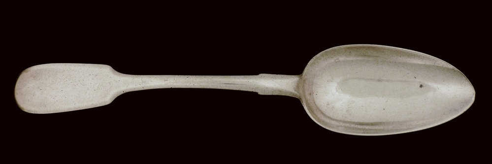 zilveren oostzeelepel met spatelvormige uiteinde steel onderkant gemerkt AK = Carl August Kittlitz cyrillische 3 b boven 1865 = assayeur Edward Brandenburg 84 = zilvergehalte * = stadsmerk St Petersburg