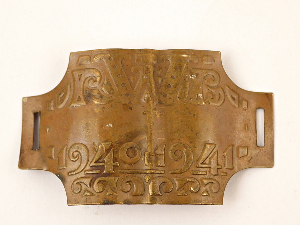 messing fietsplaat met inscriptie RWB 1940 1941