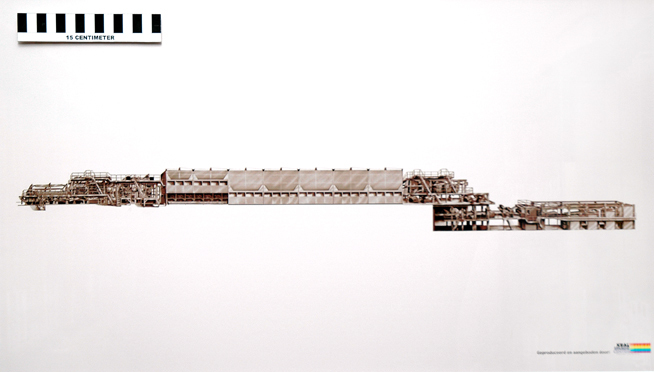 afbeelding van een kartonmachine, in het groot uitgevoerd in 2004 als expositie in de kartonzaal , in 2014 weer ontmanteld en door gestoten naar Siepco te Oude Pekela