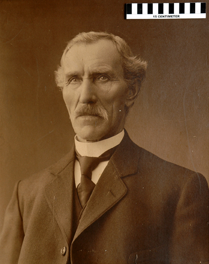 J.T.Schuringa , 1e secretaris V.B.B.