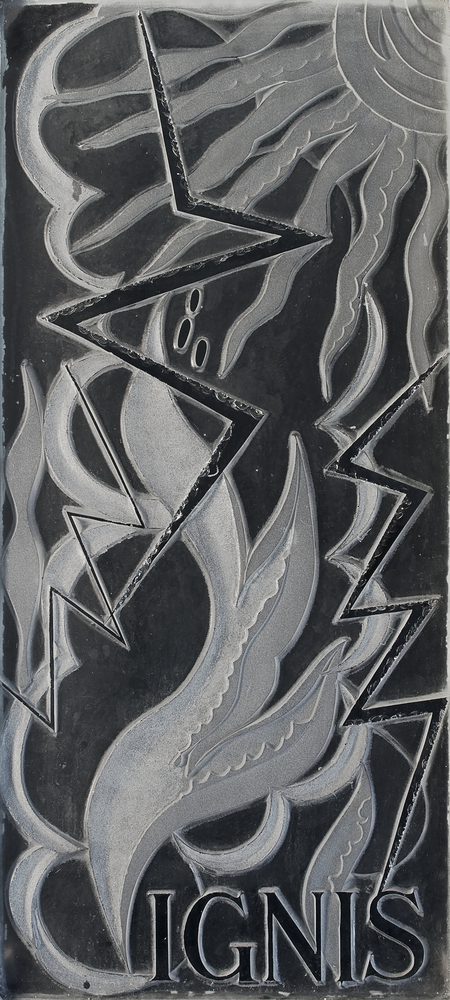 Geëtste en gebeitelde glasraam door kunstenaar Johan Dijkstra. 
afkomstig uit het oude researchlaboratorium van Avebe te Foxhol. dit raam draagt het woord Ignis, gesymboliseerd door vuur, de scheppende, vernietigende en reinigende kracht, zon, bliksem en vlam.