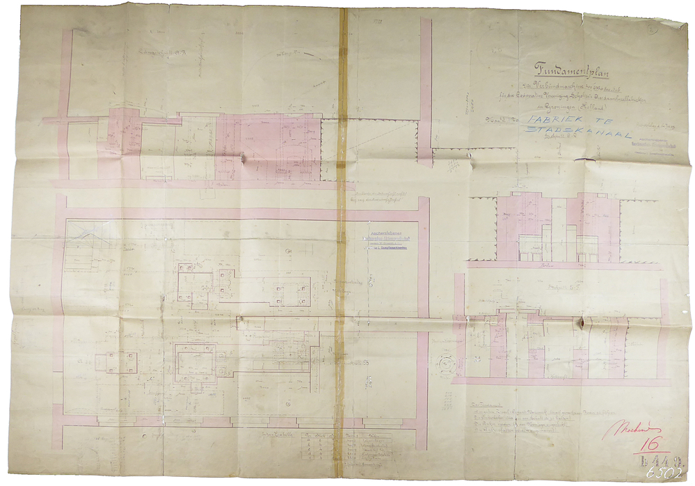 bruin kleurige vierkante papier met bruine opdruk Fundamentplan zur Vebindmachine 400/635/800 hub fur die cooperatieve vereeniging Scholten's Aardappelmeelfabrieken in Groningen (Holland) (Fundamentplan voor fabriek te Stadskanaal)