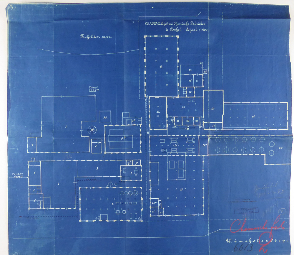 blauwe kleurige vierkante papier met witte opdruk N.V. W.A. Scholten's Chemische Fabriek te Foxhol schaal 1: 200