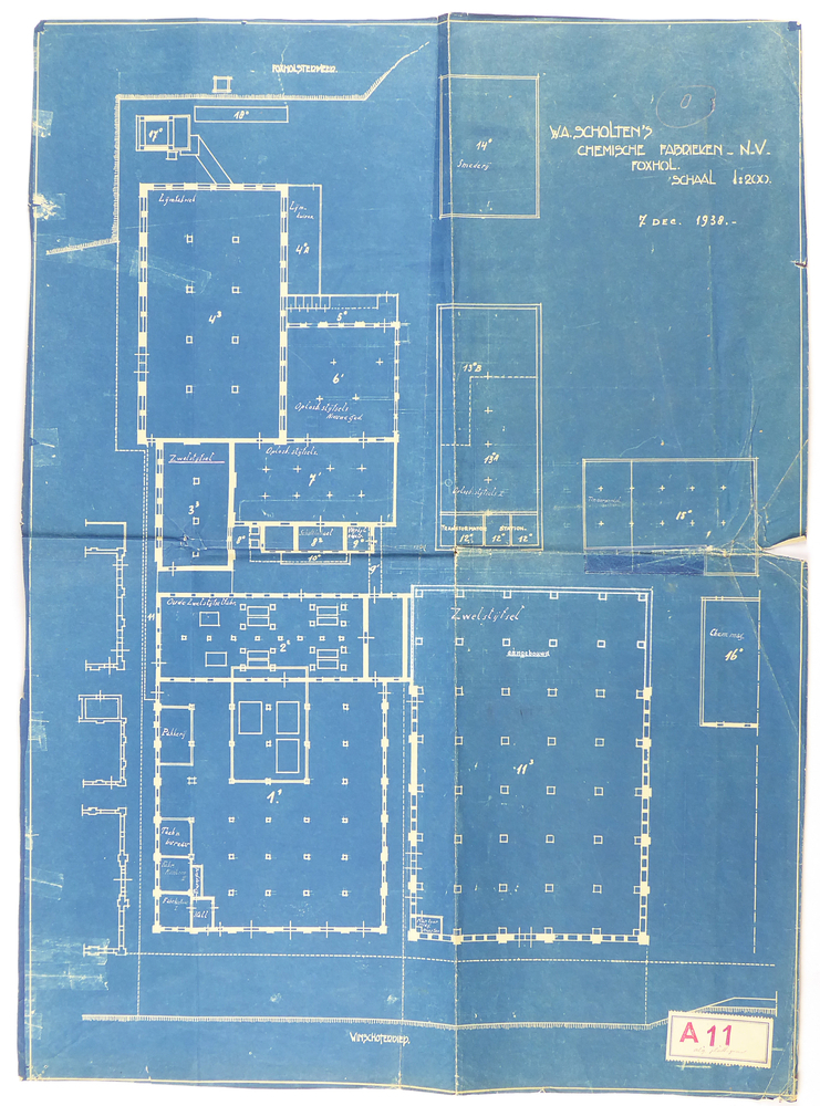 blauwe kleurige rechthoekige papier met witte opdruk N.V. W.A. Scholten's Chemische Fabriek te Foxhol schaal 1: 200 7 dec 1938