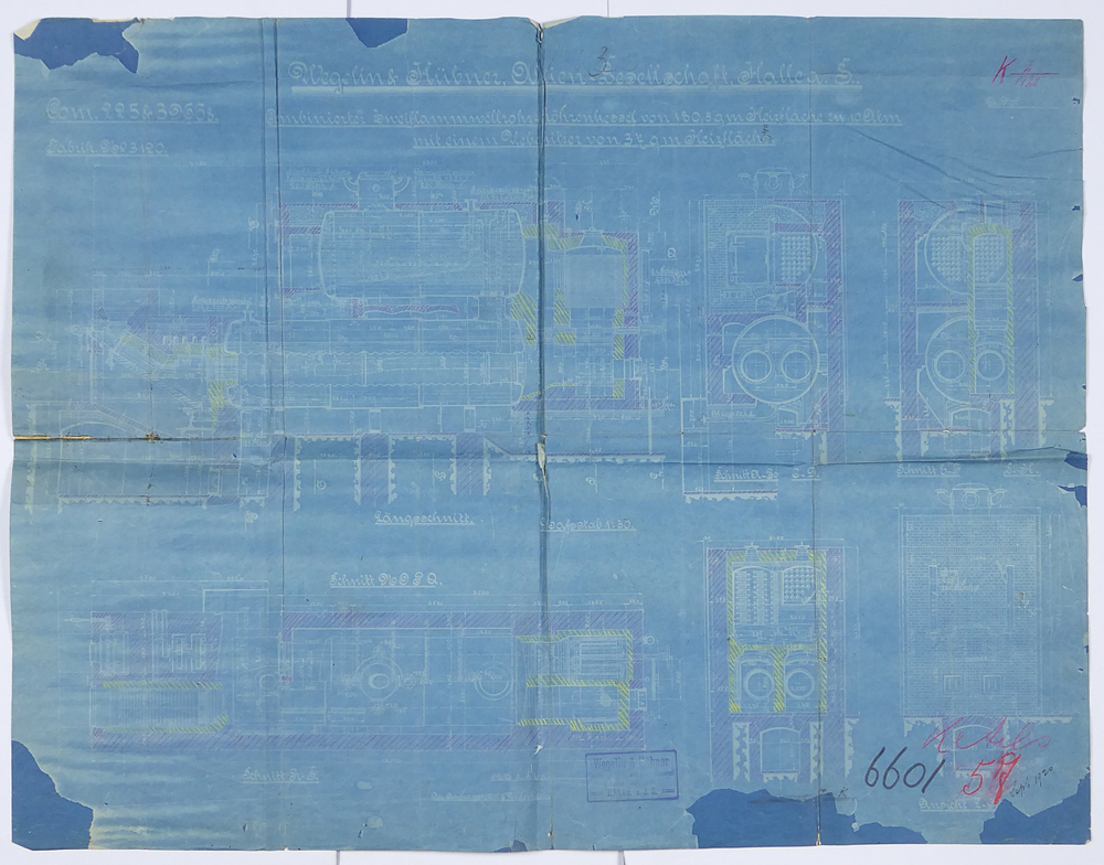 blauwe kleurige rechthoekige papier met witte opdruk Wegelin & Hubner Gesellschaft Halle a.S. Com 225 & 3996 s fabrik nr 23120 Combinierter zweiflammenwellrohr Rohrenkessel von 180.5 gm Heitzflache zu 10 Atm mit einem Ueberhitzer von 3 1/2 gm Heitzflache