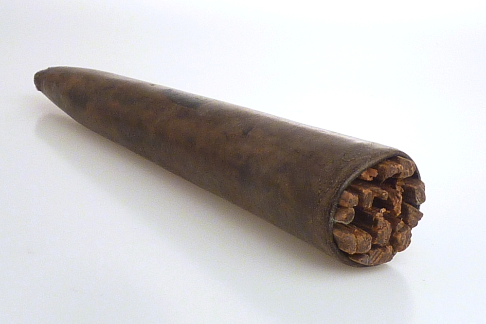 tapse kokervormige breischede van leer met hout