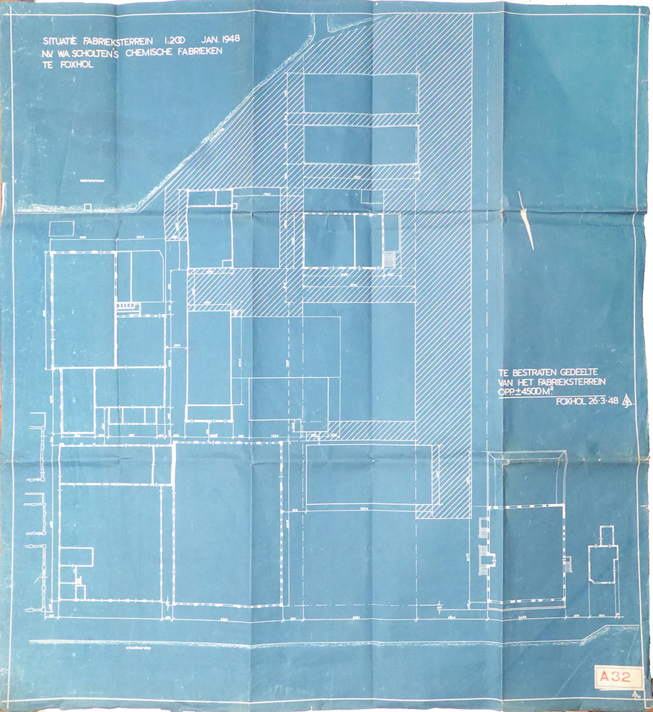blauwdruk met opschrift Situatie Fabrieksterrein 1 - 200 januari 1948 NV W.A.Scholten Chemische fabrieken Foxhol, te bestraten gedeelte van het fabrieksterrein opp: 4500 M2 ,  uit nalatenschap van oud- medewerker en vader van schenker Harm Toorman (1921-2017)