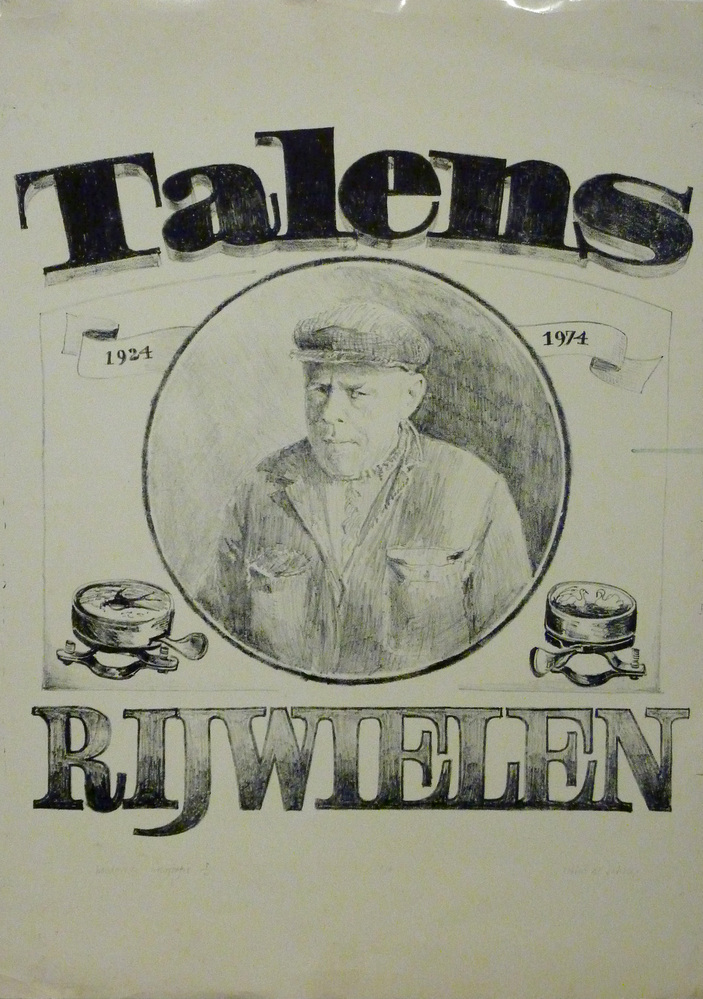 gedenklitho met opdruk talens boven een cirkel met daarin een man met kiel en pet, aan linkerkant banier met daarop 1924 aan rechterkant banier met 1974, cirkel links en rechts geflankeerd door een fietsbel, aan de onderkant geschreven handdruk litho 5/50 1974 Robbert de Bakker