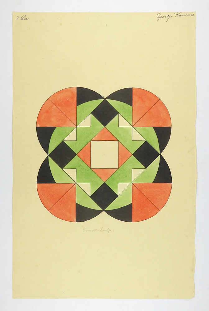 in het midden witte vierkant, omvat door oranje vierkant, omvat door 4 groene rechthoeken met hierin elk twee witte driehoeken en aan weerszijden zwarte vierkantjes, op elke hoek zie je een gedeelte van een zwarte cirkel wat achter de grote vierkant zit, en overlappende flap van twee oranje parten.