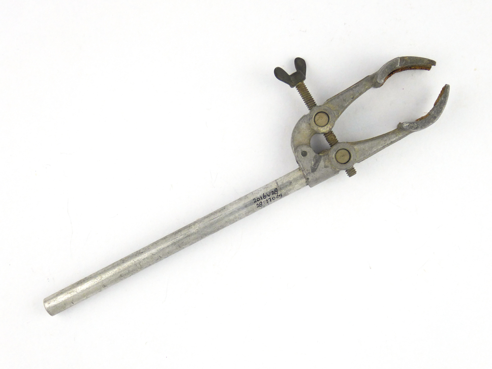 metalen staaf met aan uiteinde 2 armen die verstelbaar zijn door een schroefmechanisme