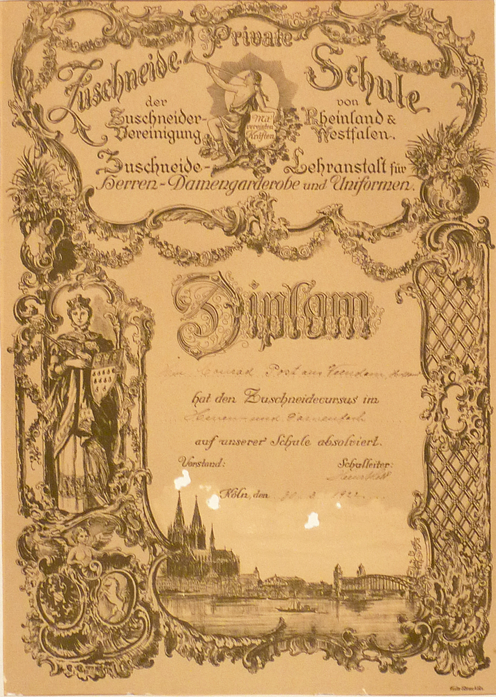 diploma op bruin papier in passepartout voor Kornelis Post dat hij het kleermakersvak voor heren en damengarderobe met goed gevolgt heeft afgelegd aan de kleermakersschool te Keulen: zuschneide private schule der zuschneider vereinigung von rheinland westfalen mit vereinten kraften zuschneide lehranstalt fur herren damengarderobe und uniformen diplom fur conrad post aus Veendam holland hat den zuschneidecursus im heren und damenfach auf unserer schule absolviert vorstand schulleiter koln den 30-03-1922
