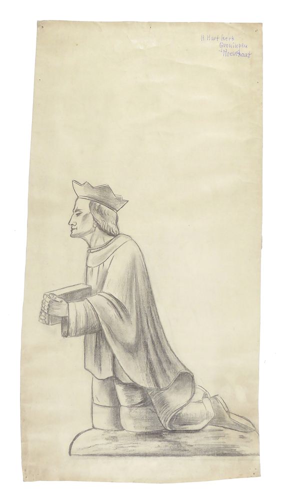 ontwerptekening geknielde figuur met kroon op het hoofd en boek in de hand, aanbiddende koning met geschenk onder de kerststal, met balpen op achterkant tekening H. Franciscuskerk Groningen Maasstraat