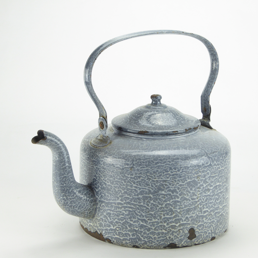 grijs met wit geemailleerde pot met tuit