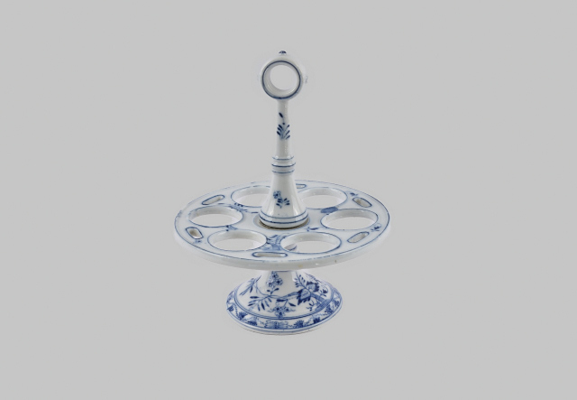 Eierstandaard in Zwiebelmuster stijl