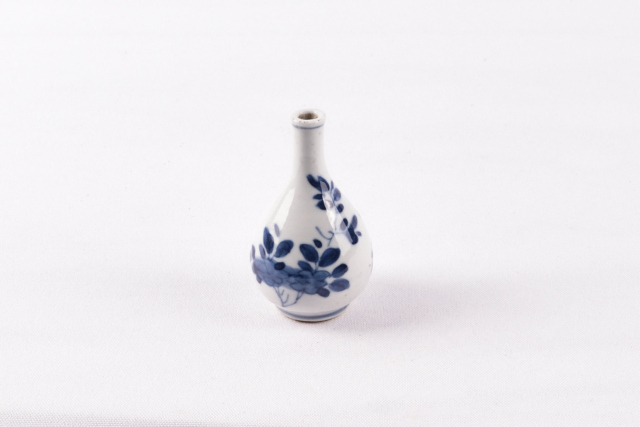 Miniatuur vaasje van Chinees porselein