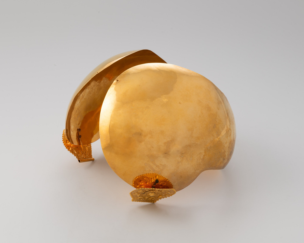 Gouden oorijzer met bloempotstiften naar Fries model, rond 1860, Groninger Dracht